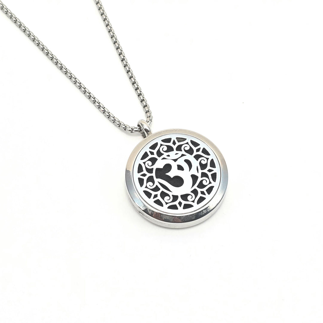 AUM (OM) Aromatherapy Locket 30mm