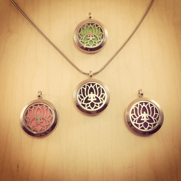 Lotus Triquetra Aromatherapy Locket 25mm