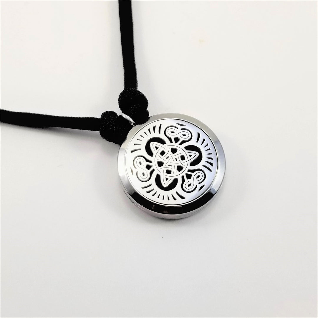 Triquetra/Trinity Infinity Aromatherapy Locket 30mm