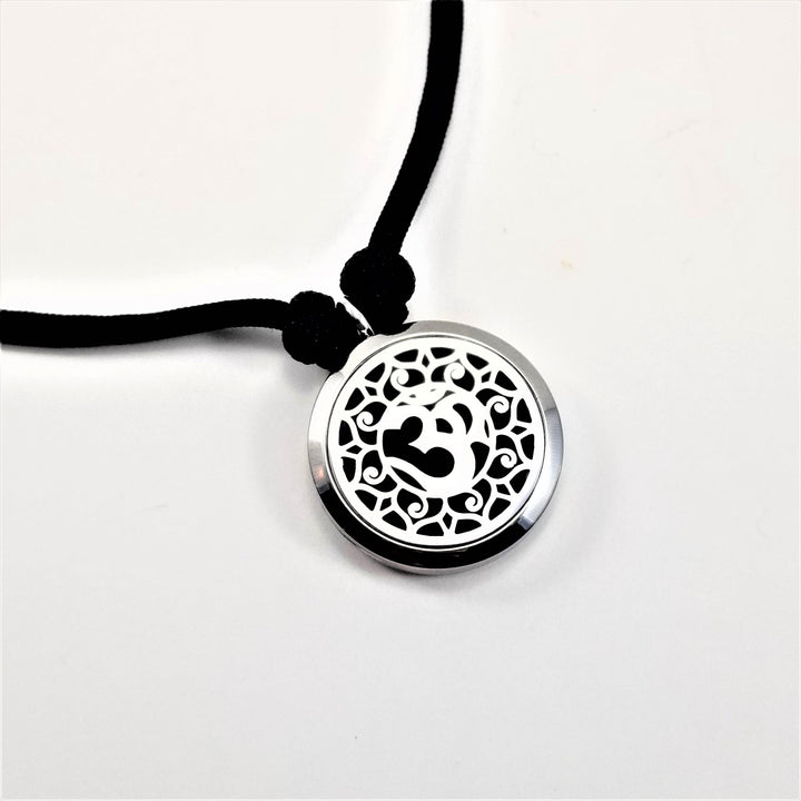 AUM Aromatherapy Locket 30mm